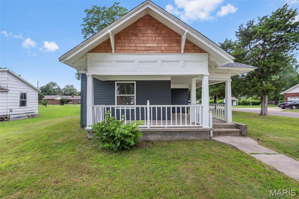 Photo of 300 S Main Street Gideon MO 63848
