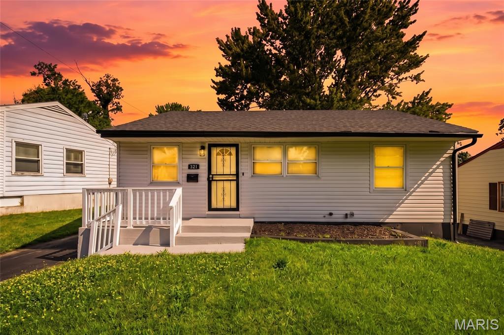 Photo of 321 Caithness Road St Louis MO 63137