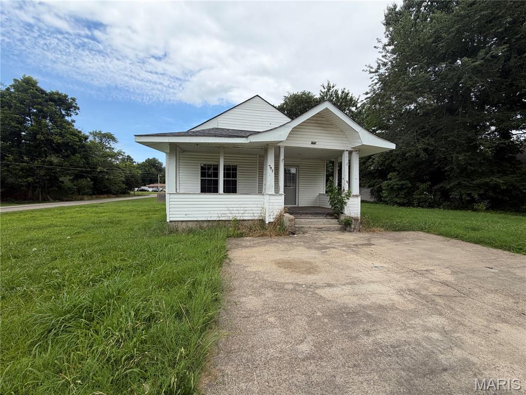 Photo of 704 S Main Street Campbell MO 63933