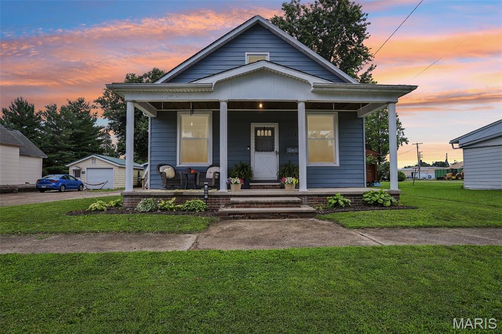 Photo of 402 E Ryder Street Litchfield IL 62056