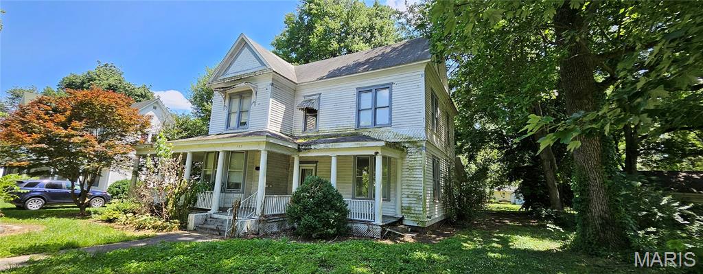 Photo of 305 Cypress Street Charleston MO 63834