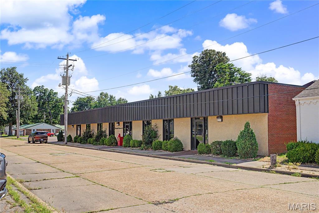 Photo of 205 S New Madrid Street Sikeston MO 63801