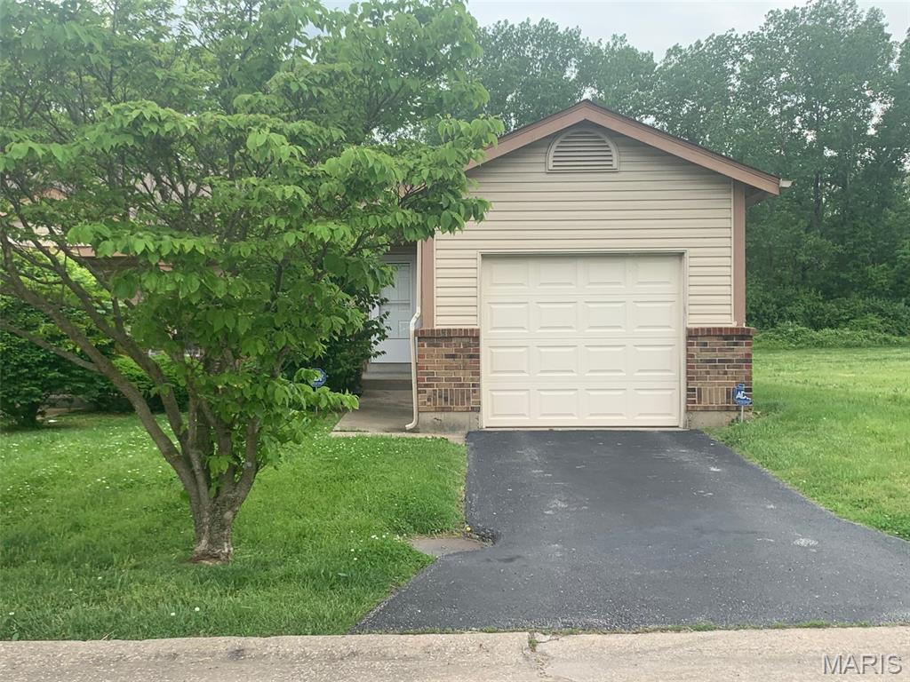 Photo of 935 Amaral Circle St Louis MO 63137