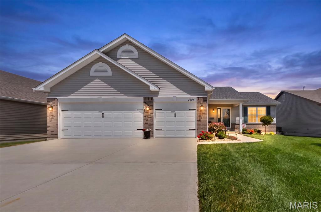 Photo of 2009 White Branch Drive St Paul MO 63366