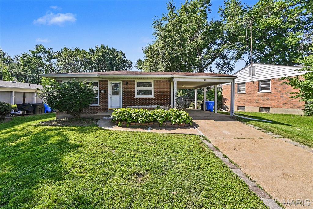 Photo of 30 Saint Edward Lane Florissant MO 63033