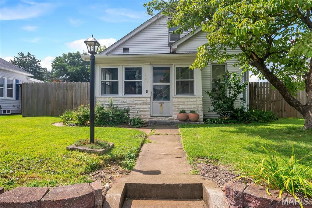 Photo of 907 Hawley Avenue Alton IL 62002