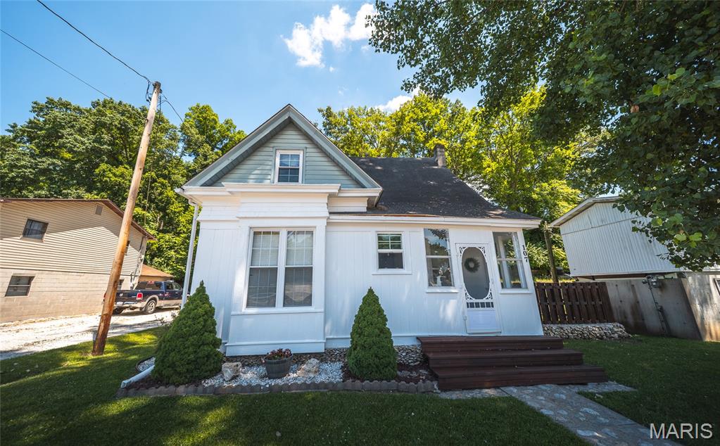 Photo of 107 N Market Street Grafton IL 62037