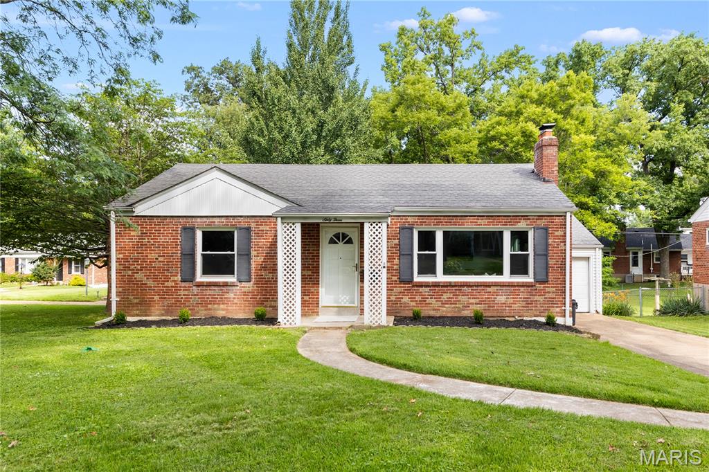 Photo of 63 Turf Court Webster Groves MO 63119