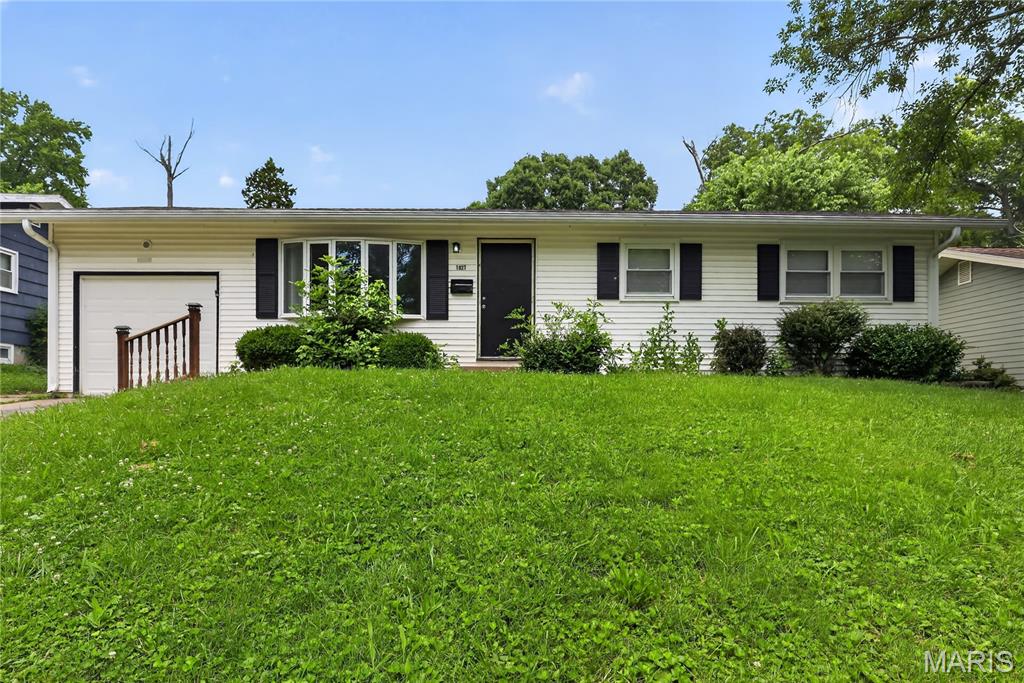 Photo of 1027 Renshaw Drive Ferguson MO 63135