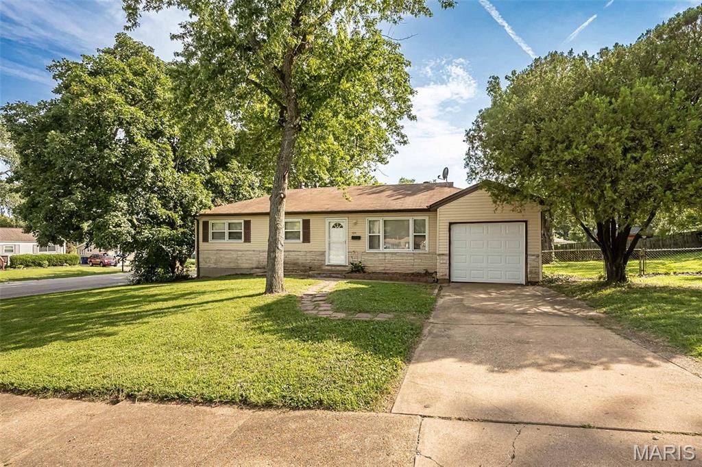 Photo of 1115 Forestwood Drive Ferguson MO 63135