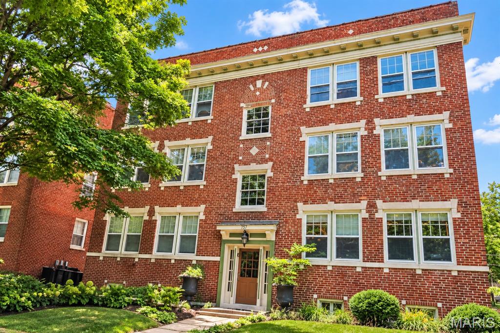 Photo of 757 Syracuse Avenue #2S University City MO 63130