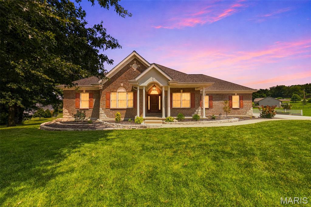 Photo of 673 Royal Oak Court Washington MO 63090