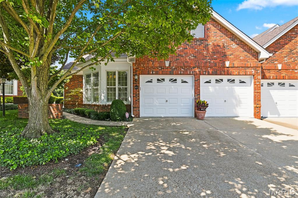 Photo of 14632 Amberleigh Hill Court Chesterfield MO 63017