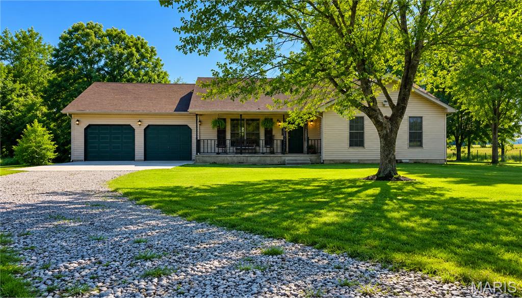 Photo of 31050 Oak Ridge Drive Lebanon MO 65536