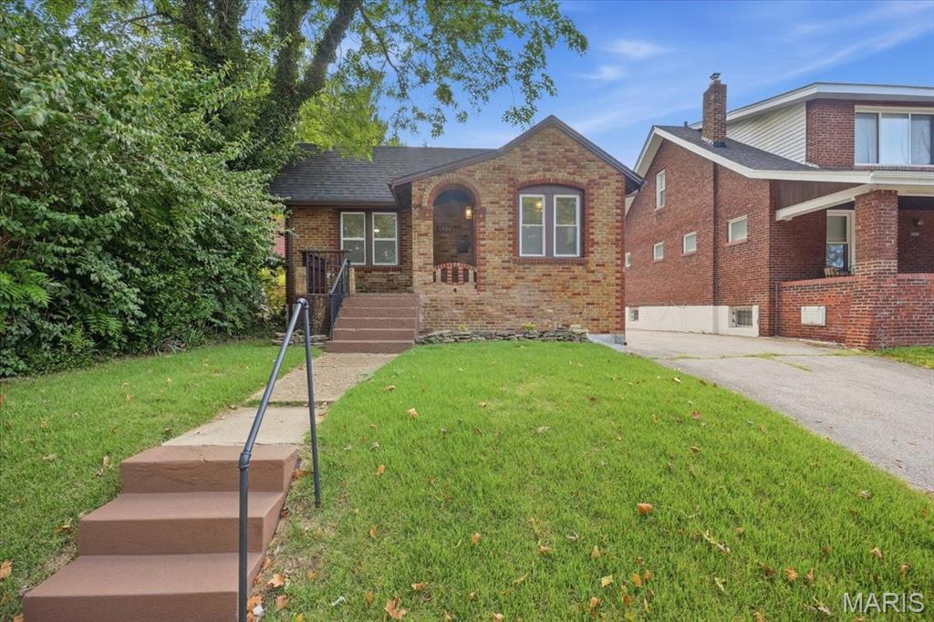 Photo of 3344 Lucas And Hunt Road Velda Village MO 63121