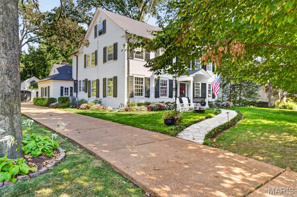 Photo of 420 Yorkshire Place Webster Groves MO 63119