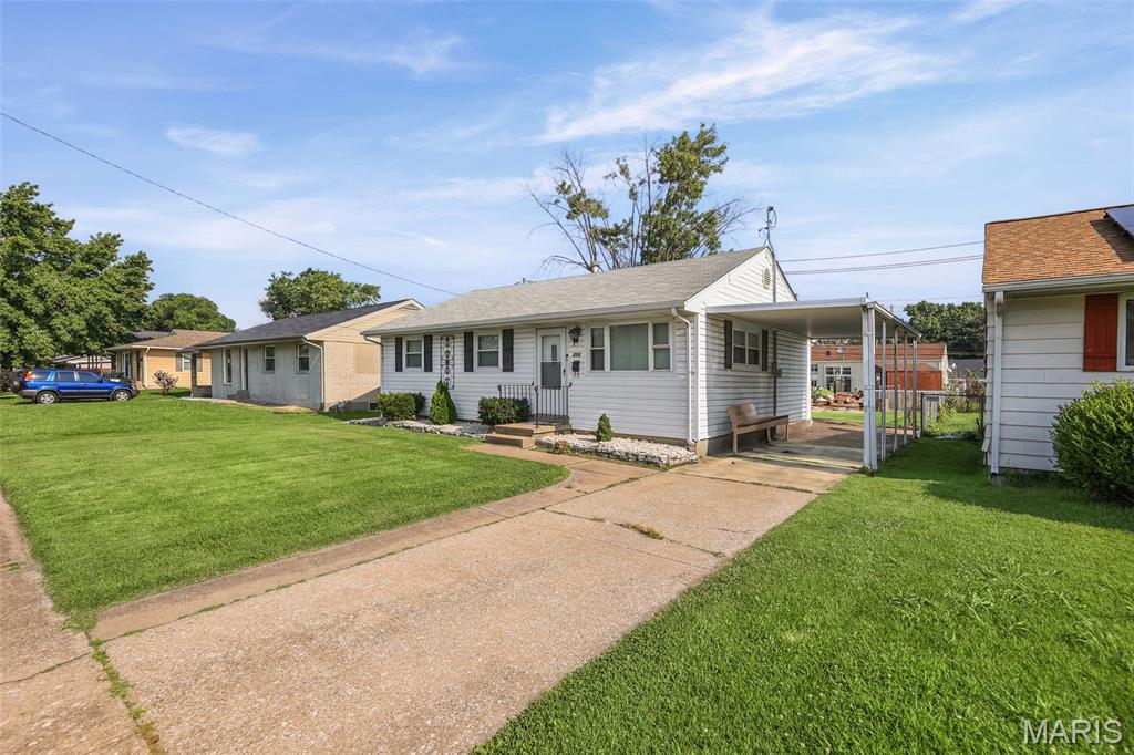 Photo of 213 Briarwood Drive Granite City IL 62040