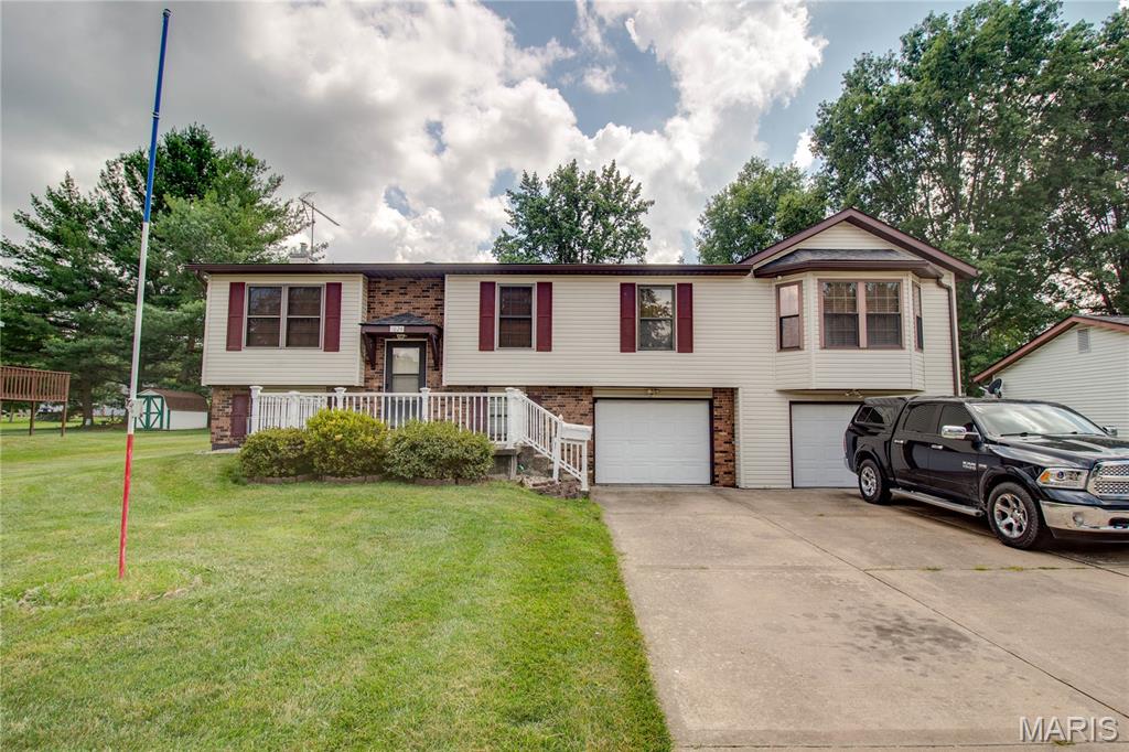 Photo of 1024 W Hickory Street Jerseyville IL 62052