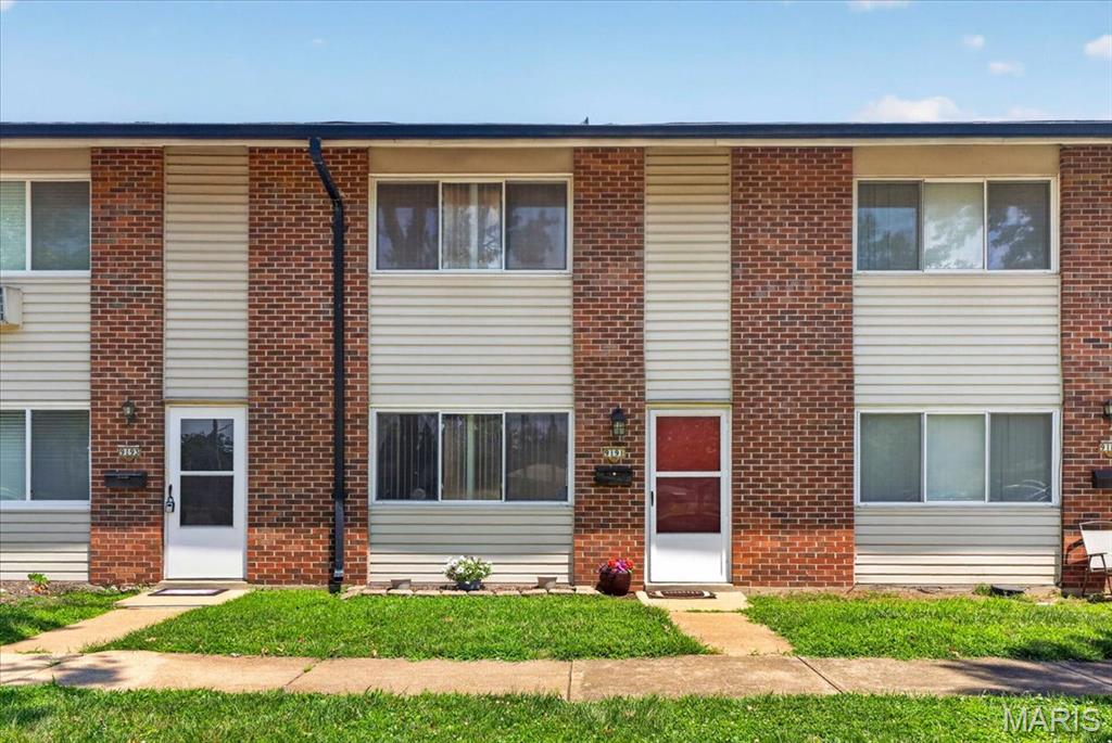 Photo of 9191 Villaridge Court Affton MO 63123