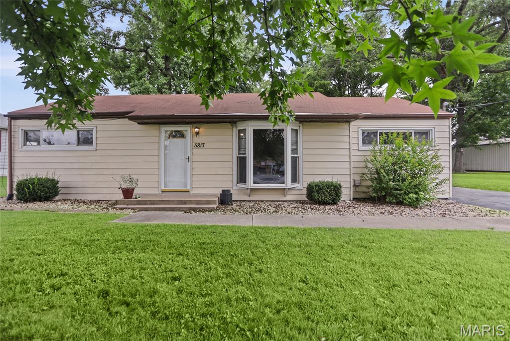 Photo of 5817 Memory Lane Belleville IL 62226