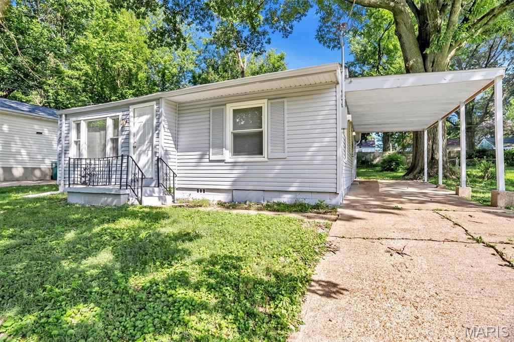 Photo of 134 Anistasia Drive Calverton Park MO 63135