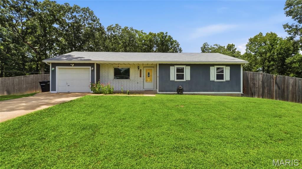 Photo of 20599 Snicker Court Waynesville MO 65583