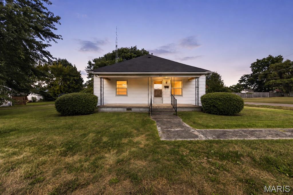 Photo of 206 S Main Cross Street Bowling Green MO 63334