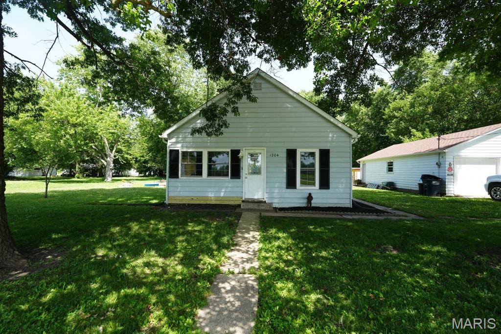 Photo of 1204 Williamson Avenue Williamson IL 62088