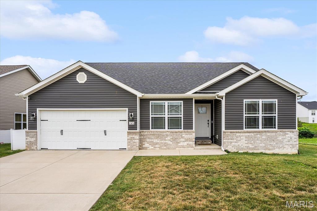 Photo of 1323 Orchard Lakes Circle Belleville IL 62220