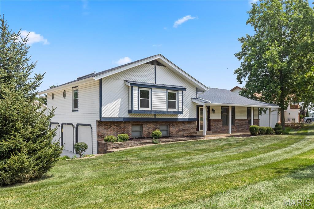 Photo of 3 Harbor Point Court Lake St Louis MO 63367