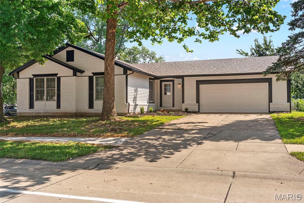 Photo of 231 Laurelwood Drive St Peters MO 63376