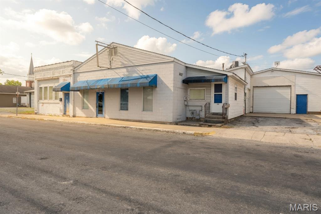 Photo of 205 S Union Street Staunton IL 62088