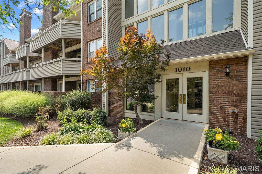 Photo of 1010 Thoreau Court #210 Creve Coeur MO 63146