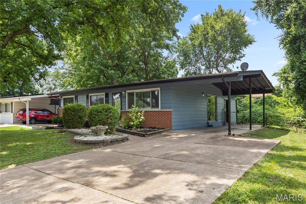 Photo of 2025 Thunderbird Avenue Florissant MO 63033