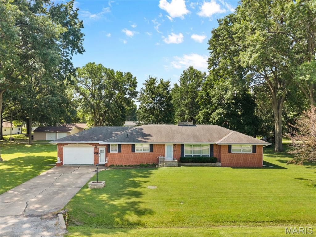 Photo of 606 E 2nd South Street Mount Olive IL 62069