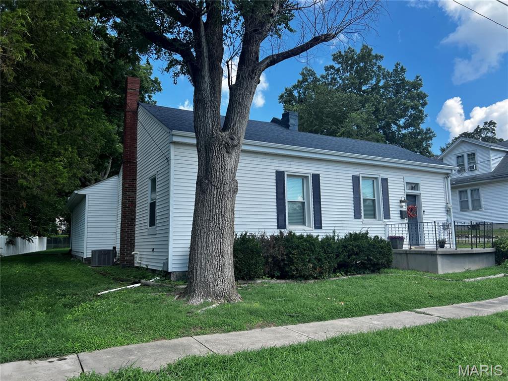 Photo of 404 S Main Street Waterloo IL 62298