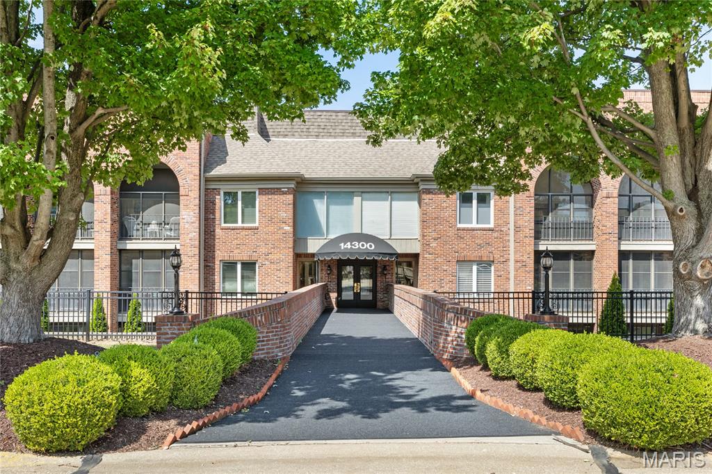 Photo of 14300 Conway Meadows Court #202 Chesterfield MO 63017