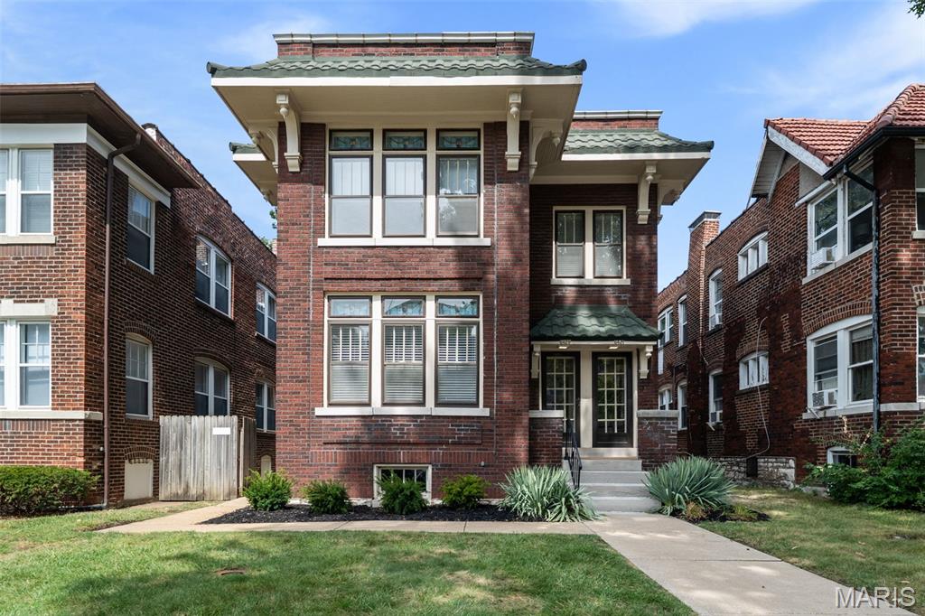 Photo of 6427 Clayton Road St Louis MO 63117