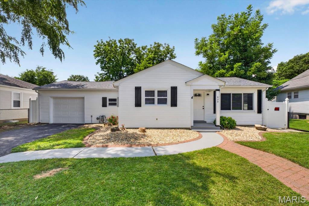 Photo of 639 Royal Heights Road Belleville IL 62226