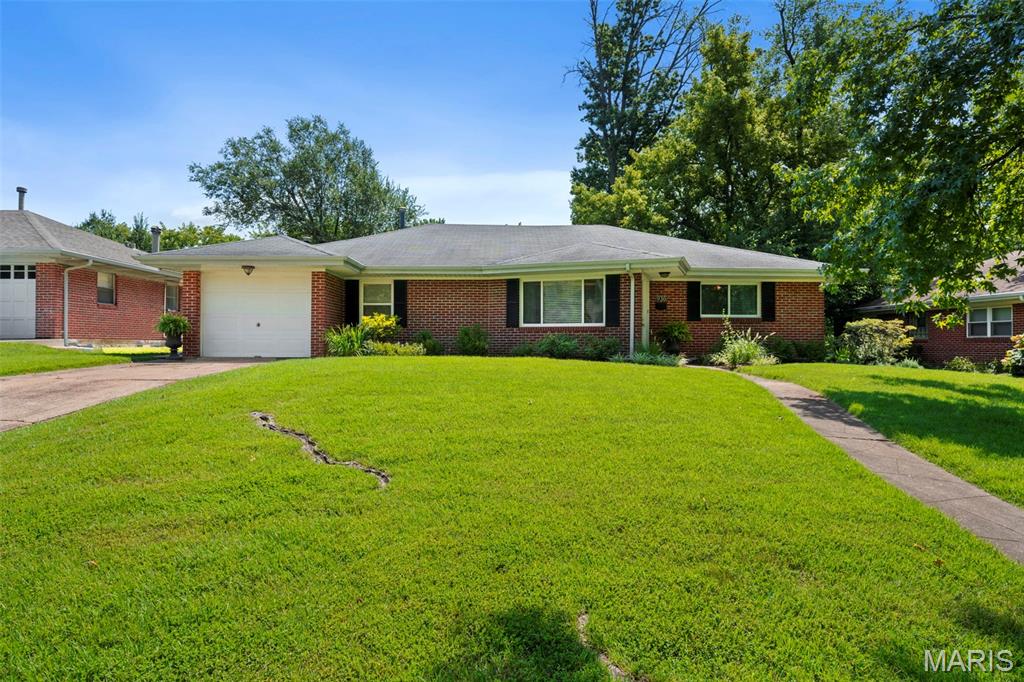 Photo of 930 Blackberry Place St Louis MO 63130