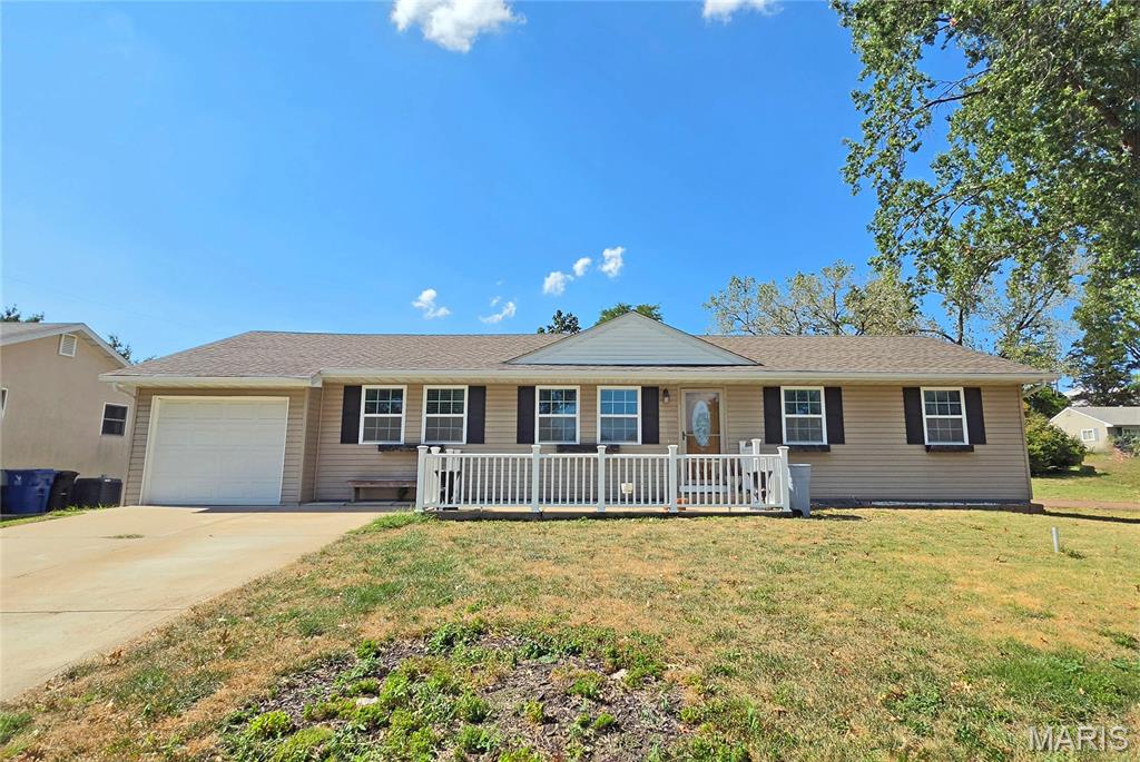 Photo of 11201 Flori Drive Green Park MO 63123