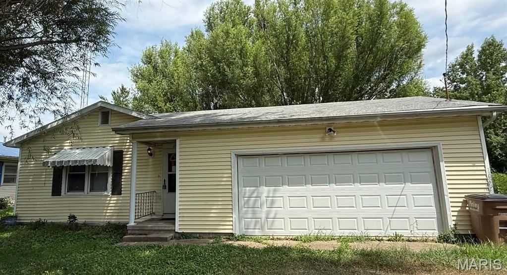 Photo of 210 N Jefferson Street Ramsey IL 62080