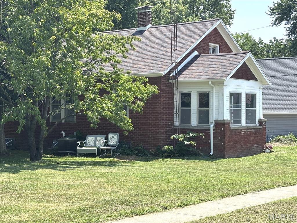Photo of 222 N Locust Street Greenville IL 62246