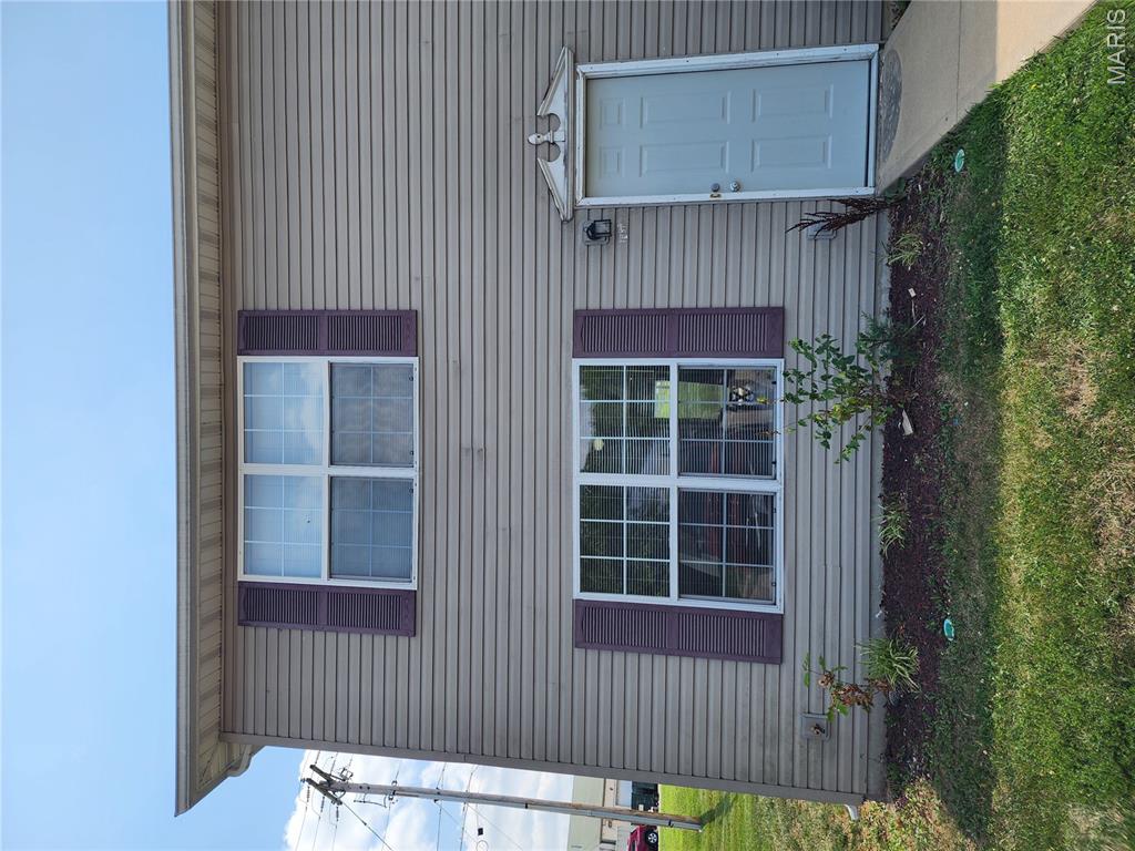 Photo of 1055 Arlington Way Warrenton MO 63383