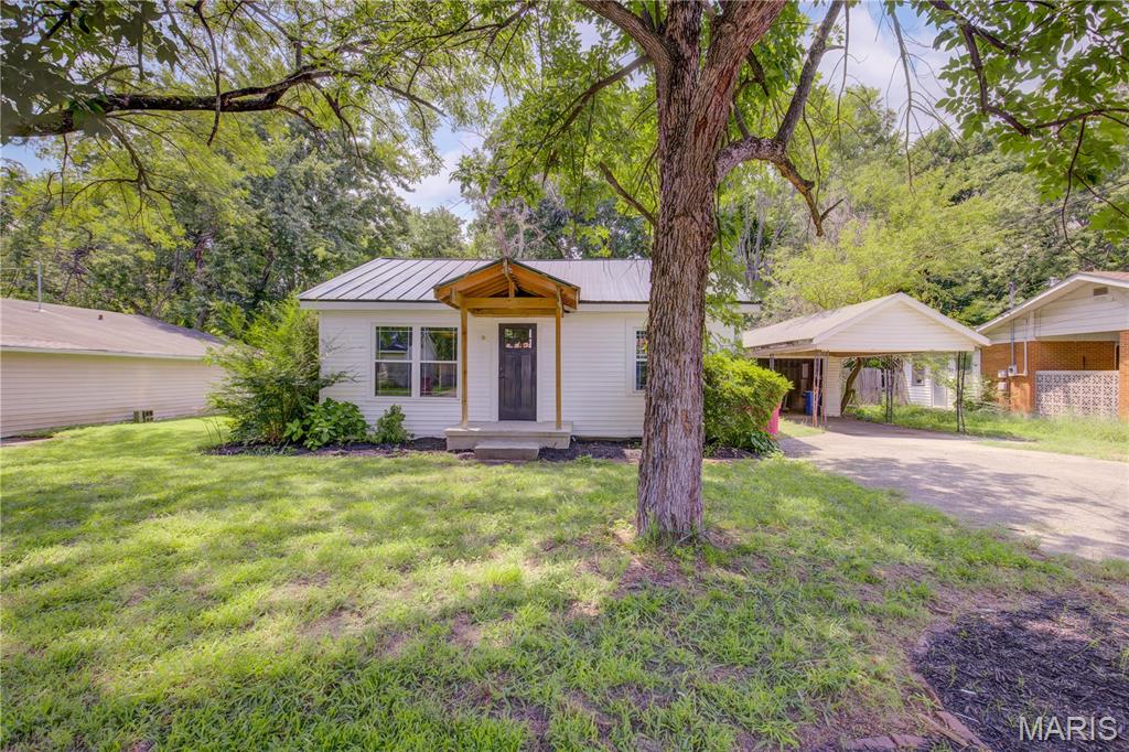 Photo of 121 Marion Avenue Sikeston MO 63801
