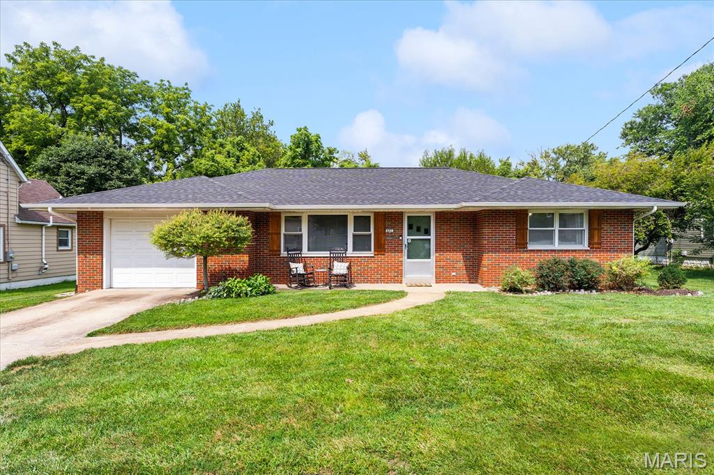 Photo of 407 S Oak Street O'Fallon IL 62269