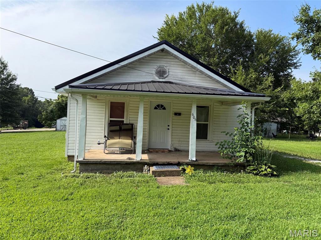 Photo of 606 Park Street Willow Springs MO 65793