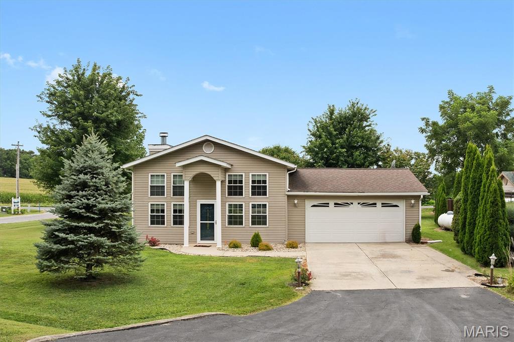 Photo of 22017 Panorama Drive Carlyle IL 62231