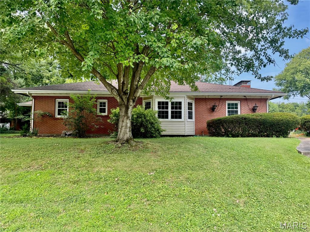 Photo of 407 Killarney Drive Greenville IL 62246