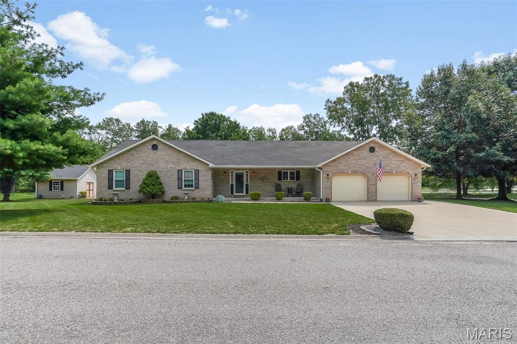 Photo of 6490 Timber Lane Drive Mascoutah IL 62258
